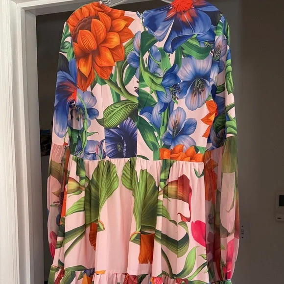 Beautiful and Fun Multicolor Floral Tiered Maxi Dress - Women’s Small - Picture 6 of 7